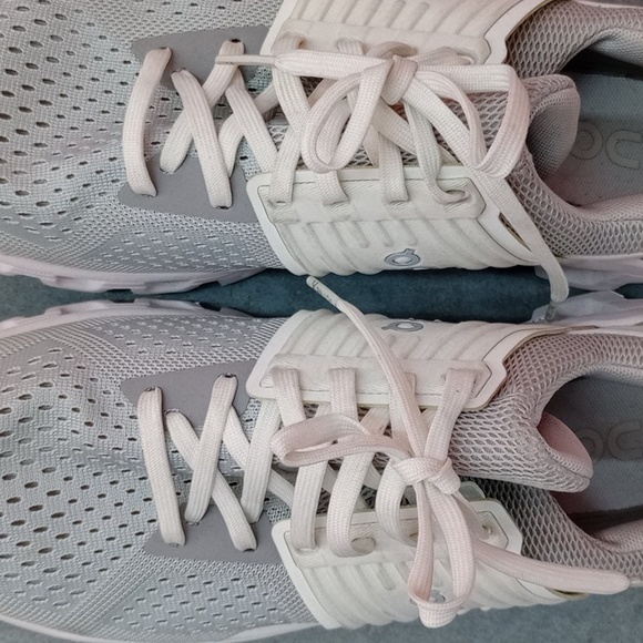 On Cloud Swift sneakers. - Picture 7 of 8